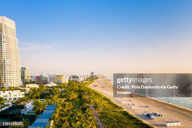 high view of south beach in miami from south pointe park, florida, usa - miami beach south pointe park foto e immagini stock