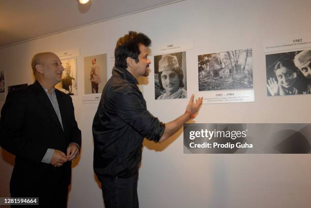 Anupam Kher and Ani Kapoor attend the Geeta Dass's art exhibition of 17 art works of Anupam Kher's play at Le Sutra gallary on September 07, 2010 in...