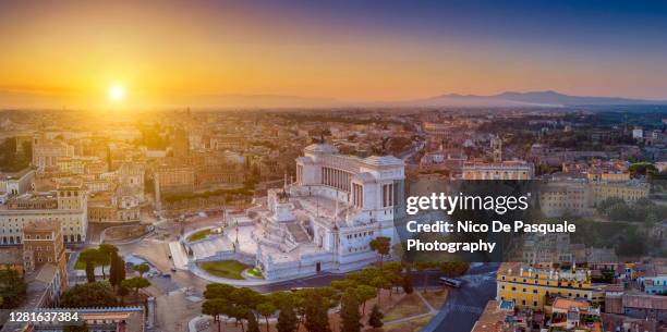 cityscape of rome - altare della patria foto e immagini stock