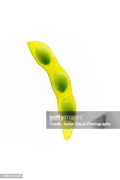 fresh soybeans edamame on white colored background - fleischersatz stock-fotos und bilder