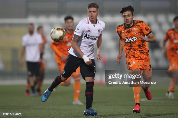 Davide De Marino of Pro Vercelli and Ferdinando Del Sole of Juventus during the Serie C match between Pro Vercelli and Juventus U23 at Stadio Silvio...