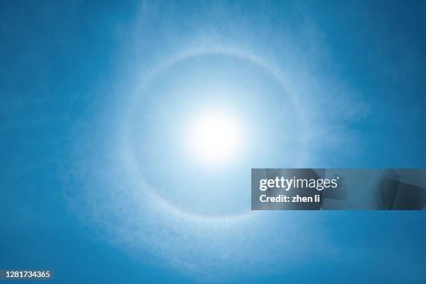 solar halo - corona sun fotografías e imágenes de stock