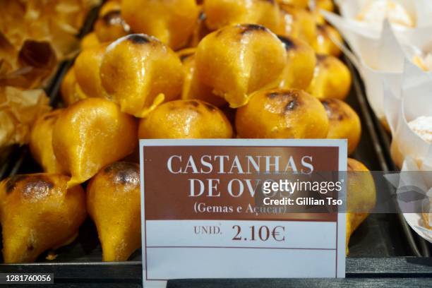 castanhas de ovos, a traditional portuguese pastry - castanhas stock-fotos und bilder