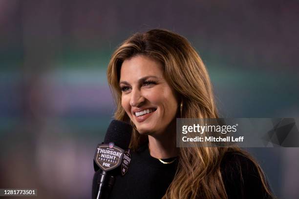 Fox sideline reporter Erin Andrews smiles during the game between the New York Giants and Philadelphia Eagles at Lincoln Financial Field on October...