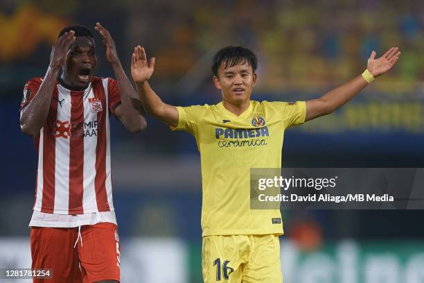 Takefusa Kubo of Villarreal CF reacts next to Isaac Cofie of Sivasspor during the UEFA Europa League Group I stage match between Villarreal CF and...