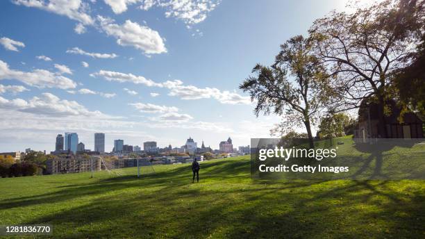 day, outdoor, kadish park, milwaukee, wi - milwaukee wisconsin stock-fotos und bilder