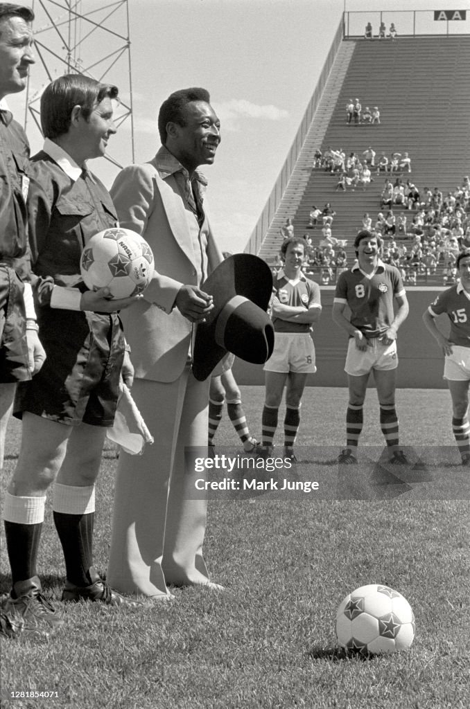 Edson Arantes do Nascimento (Pele)