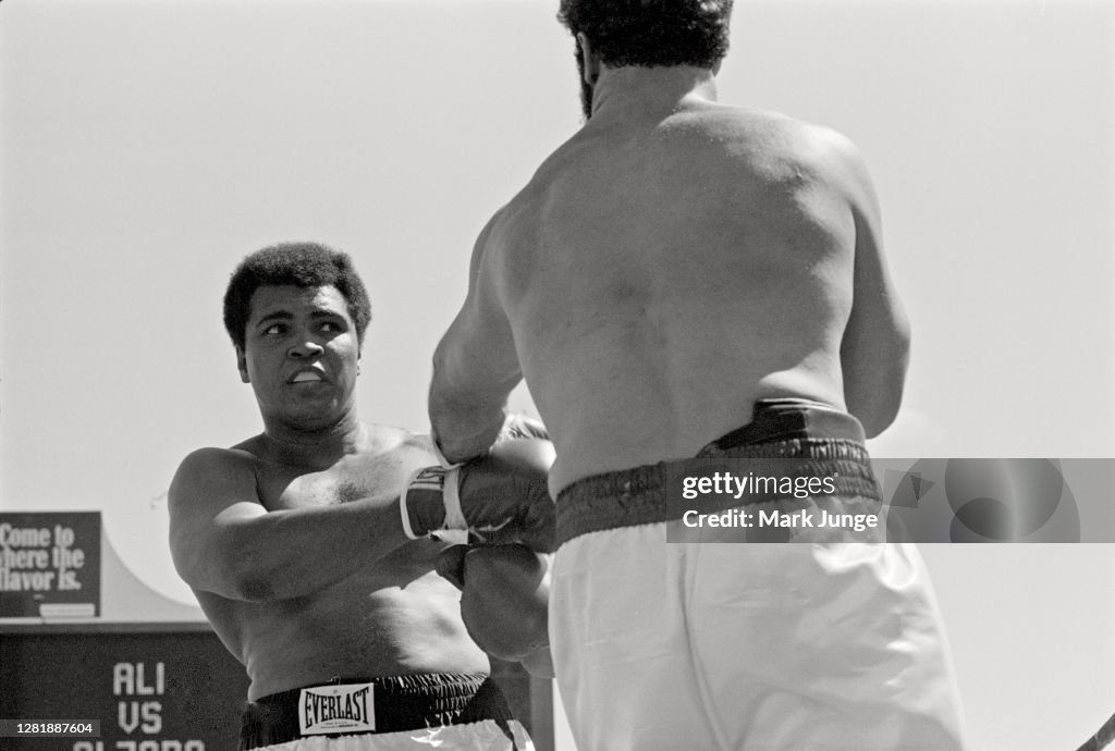 Muhammad Ali-Lyle Alzado Fight