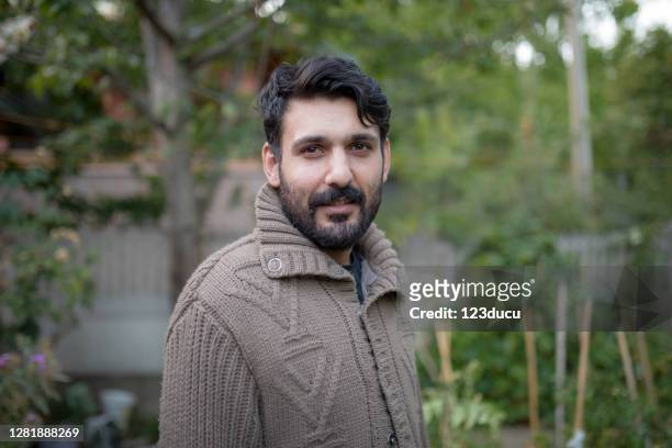 porträtt av mellanöstern man - handsome middle eastern men bildbanksfoton och bilder