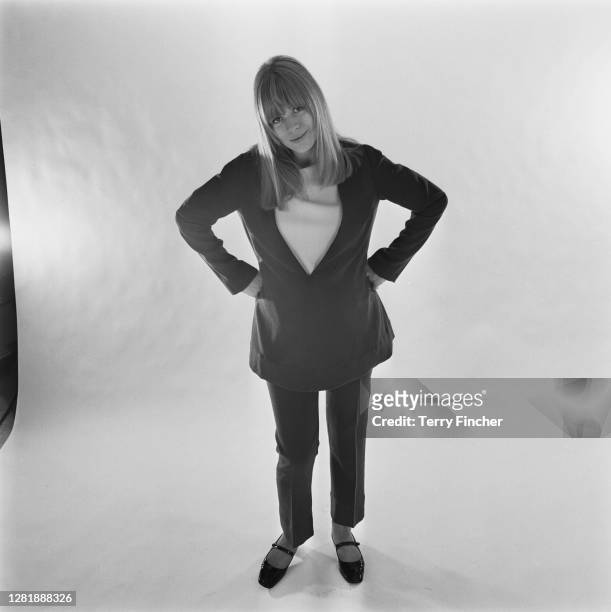 English singer and actress Marianne Faithfull during a fashion shoot for maternity clothes, 17th September 1965.