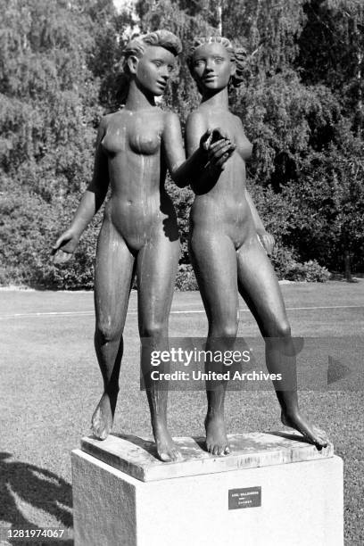 Dansen, a sculpture by swedish sculptor Axel Wallenberg displayed at Rottneros Park, 1969.