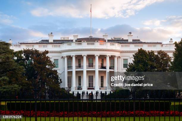 the white house south lawn, washington dc, america - casa branca washington dc imagens e fotografias de stock