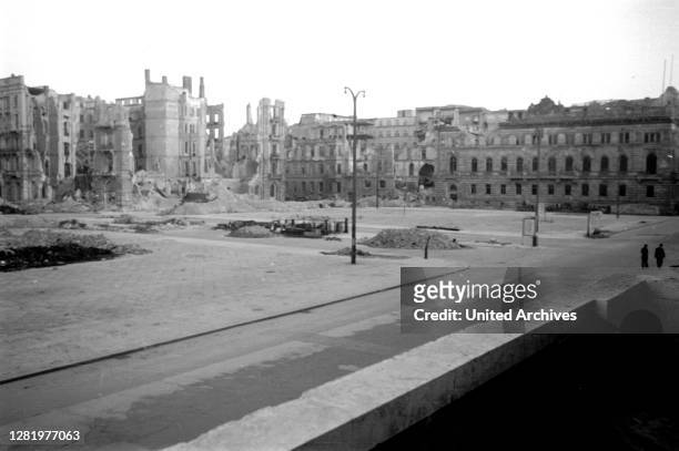 Germany - The 'Wilhelmsplatz' and the bombed out 'Reichskanzlei' in Berlin, 05/1946.