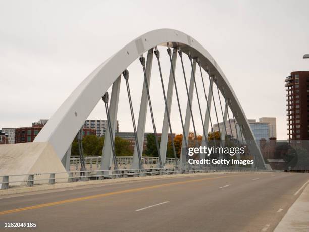 main street bridge. daytime, outdoor shots of columbus, oh - columbus ohio street stock pictures, royalty-free photos & images