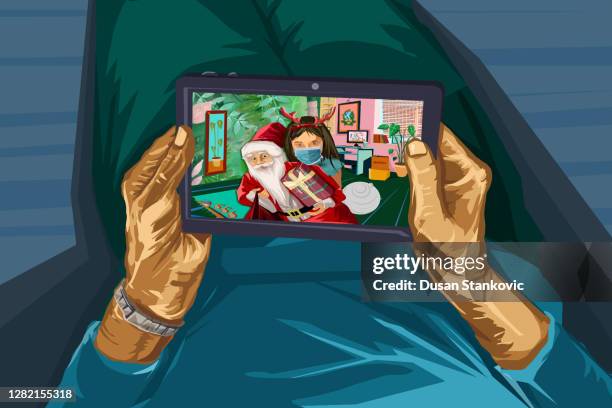 クリスマスに孫娘とオンラインで話す検疫中のおばあちゃん - 80s点のイラスト素材／クリップアート素材／マンガ素材／アイコン素材