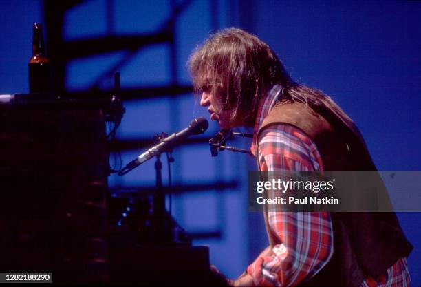 Does Neil Young Play Piano