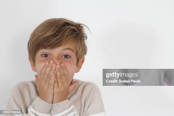 surprised boy - surprise face kid stock-fotos und bilder