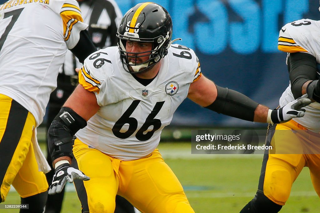 Pittsburgh Steelers v Tennessee Titans
