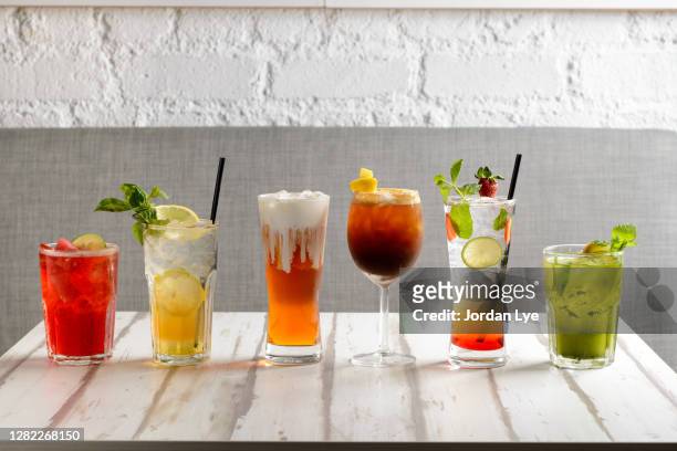 mojito, cocktails and fruits juice - kombucha stockfoto's en -beelden