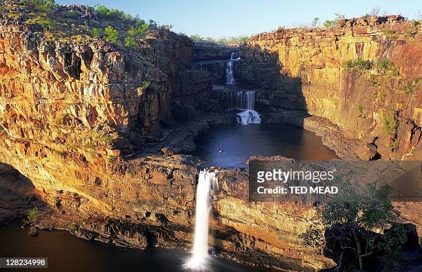 mitchell river falls, kimberley region, western australia - meseta de kimberley fotografías e imágenes de stock