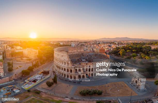 cityscape of rome - roman forum foto e immagini stock