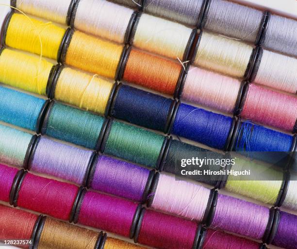 rolls of thread - mercerie photos et images de collection