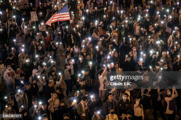 protestas antigubernamentales en hong kong - protest mobile fotografías e imágenes de stock