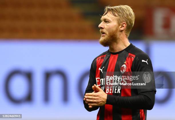 Simon Kjaer of AC Milan reacts during the Serie A match between AC Milan and AS Roma at Stadio Giuseppe Meazza on October 26, 2020 in Milan, Italy.