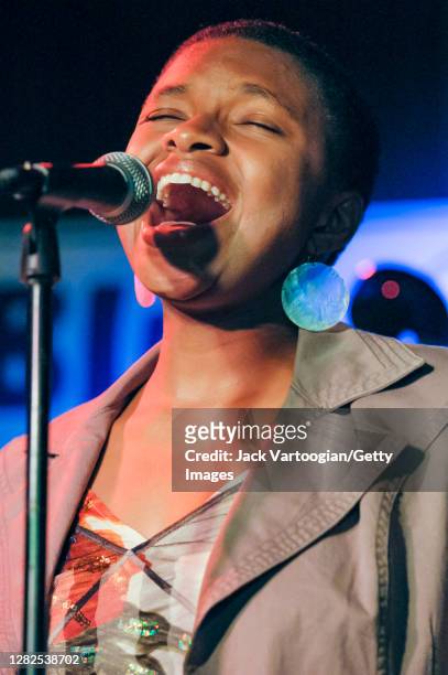 American Jazz and Gospel singer Lizz Wright performs onstage at the Blue Note nightclub, New York, New York, August 19, 2003.