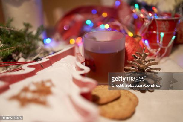 home cooked food, waiting for santa in pandemic, christmas cake cooking at home preparation 2020, - cluj napoca stock-fotos und bilder