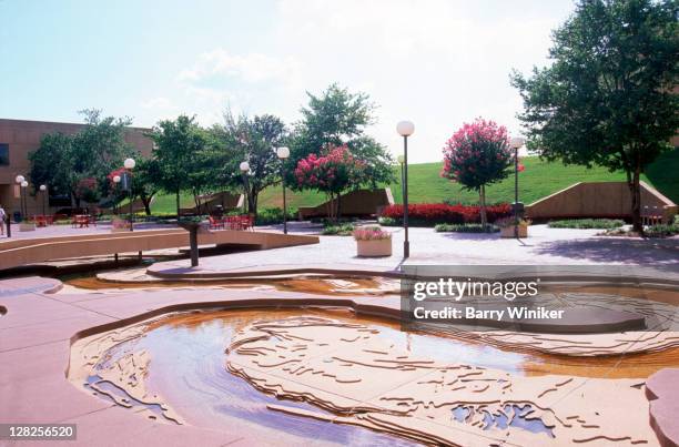 mud island river pk, mississippi river valley - memphis tennessee foto e immagini stock