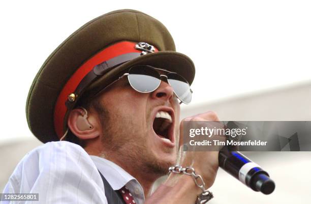 Scott Weiland of Velvet Revolver performs during day two of the Virgin Music Festival at Pimlico Racetrack on August 5, 2007 in Baltimore, Maryland.