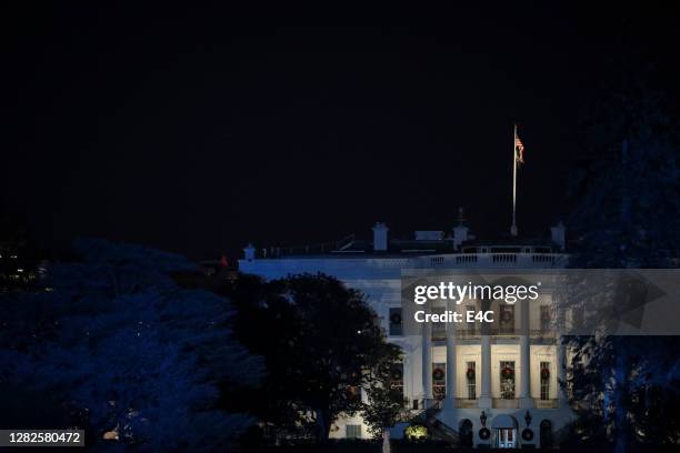 the white house at night, washington, d.c - washington dc white house stock pictures, royalty-free photos & images