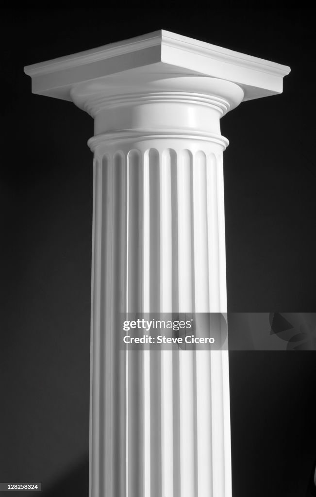 Graphic Corinthian column icon studio