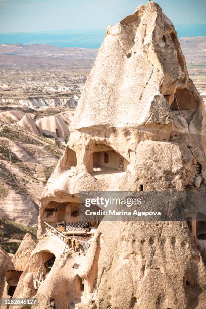 amazing cave houses in cappadocia - capadócia imagens e fotografias de stock