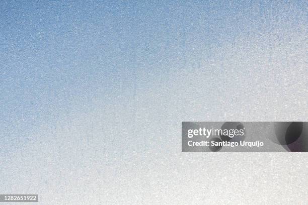 frosted glass window - glace texture imagens e fotografias de stock