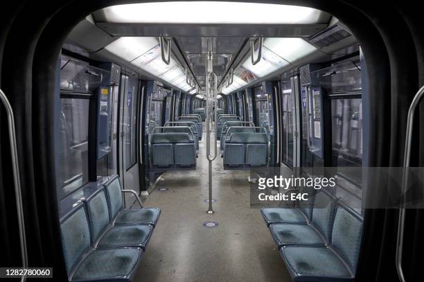empty metro train in paris - paris metro stock pictures, royalty-free photos & images