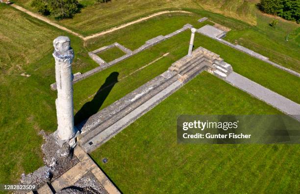 pillars of the cigognier sanctuary, aventicum, avenches, canton of vaud, switzerland - avenches location stock pictures, royalty-free photos & images
