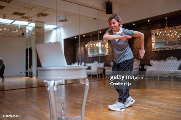 Computer Dancers Computer Class Dance Photos and Premium High Res Pictures - Getty Images