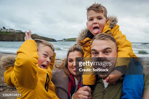 8,436 Funny Selfie Photos and Premium High Res Pictures - Getty Images