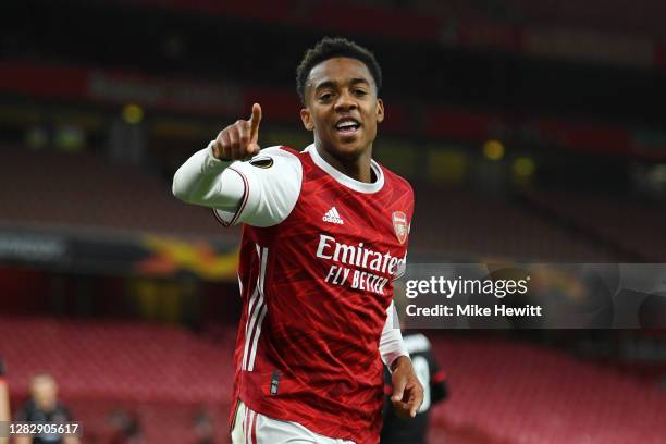 Joe Willock of Arsenal celebrates after scoring his team's second goal during the UEFA Europa League Group B stage match between Arsenal FC and...