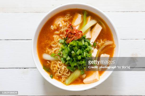 korean noodle soup 'ramen kimchi'. - ramen noodles stock pictures, royalty-free photos & images