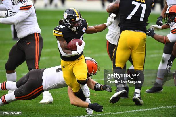 Anthony McFarland of the Pittsburgh Steelers in action during the game against the Cleveland Browns at Heinz Field on October 18, 2020 in Pittsburgh,...