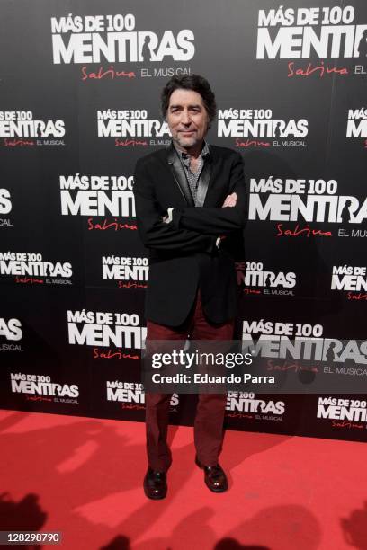 Joaquin Sabina attends the 'Mas De 100 Mentiras' premiere photocall at Rialto Theatre on October 6, 2011 in Madrid, Spain.