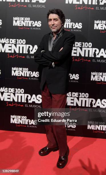 Joaquin Sabina attends the 'Mas De 100 Mentiras' premiere photocall at Rialto Theatre on October 6, 2011 in Madrid, Spain.