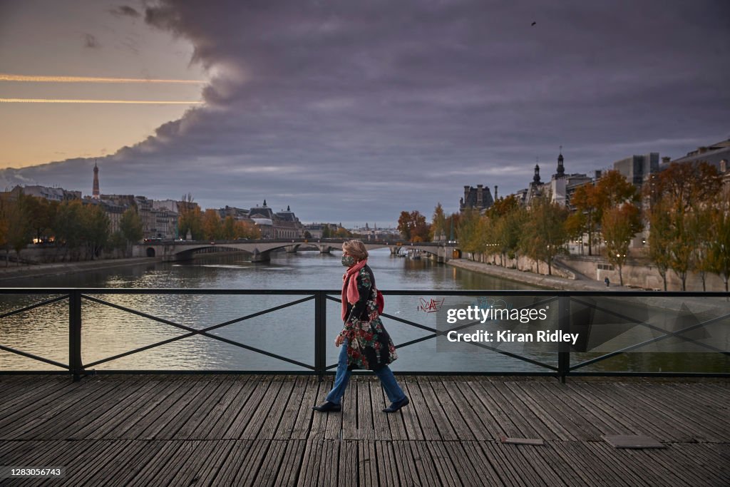 Paris Subdued In Second Coronavirus Nation-wide Lockdown