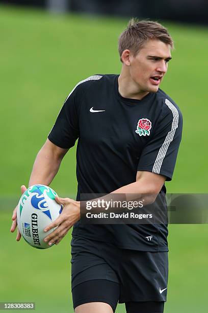 Toby Flood of England passes the ball during an England IRB Rugby World Cup 2011 Captain's Run at Onewa Domain on October 7, 2011 in Takapuna, New...