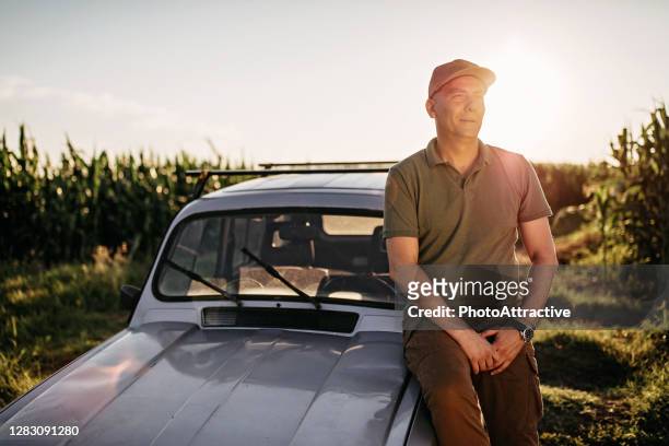 farmer - autobauer stock-fotos und bilder