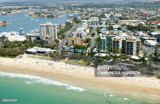 aerial view of mooloolaba, queensland, australia - sunshine coast australië stockfoto's en -beelden