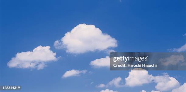 clouds - cumulus stockfoto's en -beelden